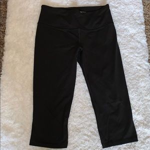 Used VS/Pink sport black cropped leggings